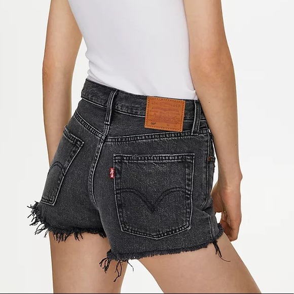 Levi’s 501 Shorts - Picture 4 of 4